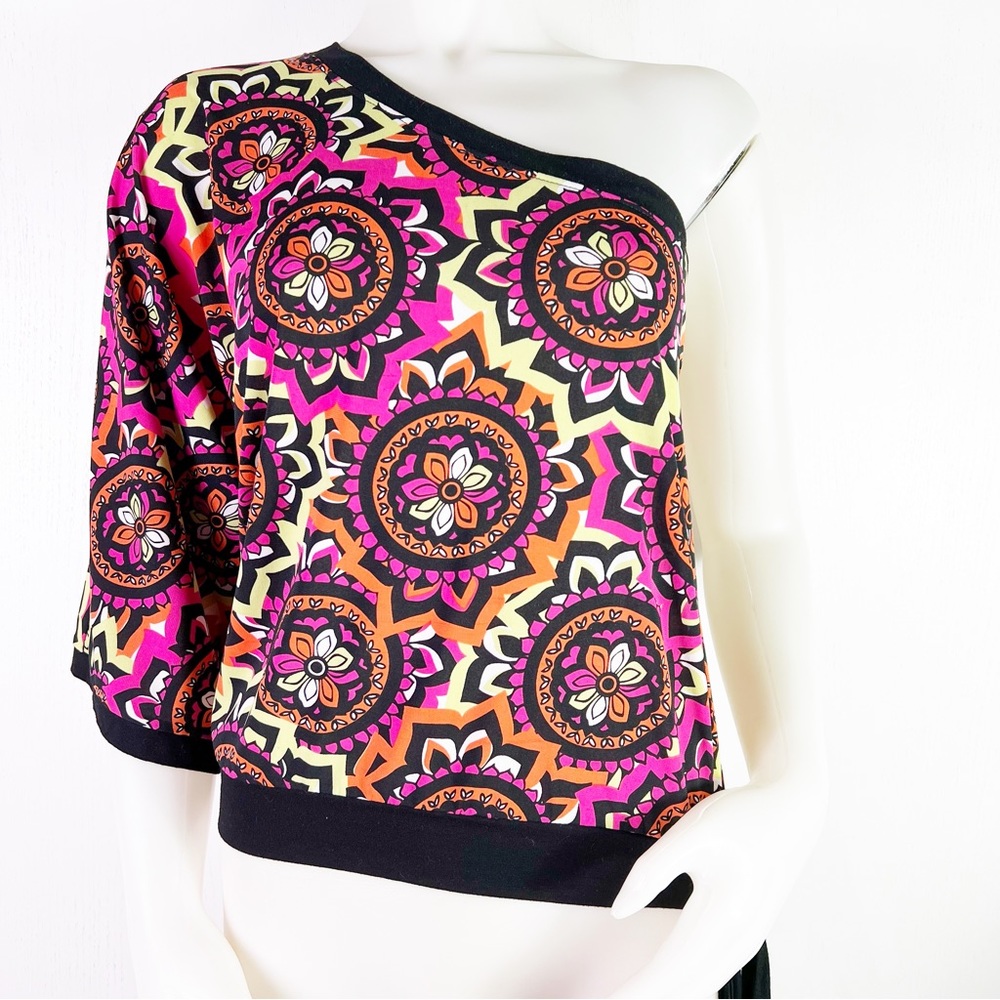 Cold shoulder, asymmetrical brightly colored, sexy, flowy top. Women’s size s